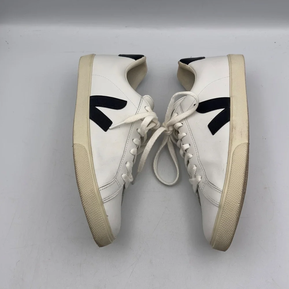 Veja Esplar White Navy Leather Low Top Sneakers 2023 Size US 9 Womens Casual